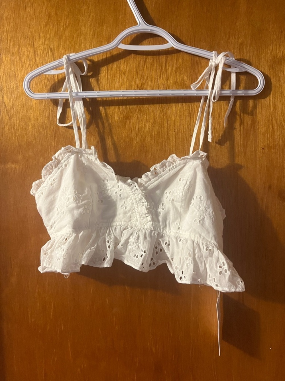 Woman’s Rose Velvet White Eyelet Ruffle Tie-Shoulder Camisole Medium